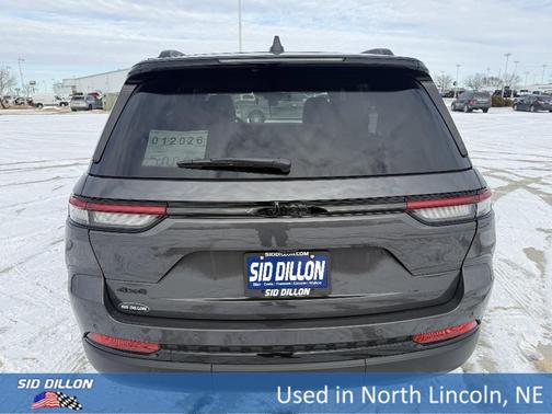 2025 Jeep Grand Cherokee Laredo