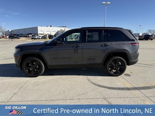 2025 Jeep Grand Cherokee Laredo