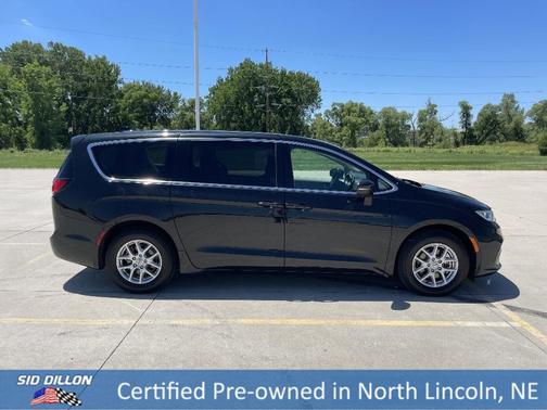 2023 Chrysler Pacifica Touring-L