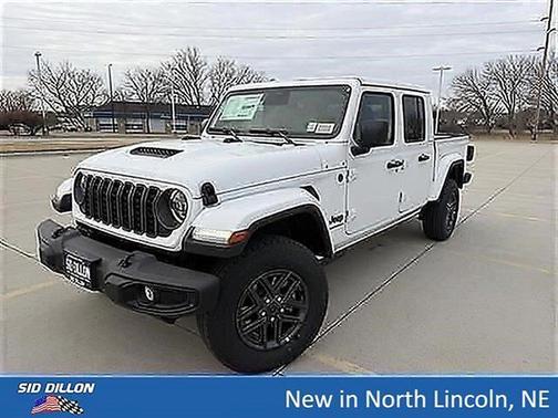 Bright White Clearcoat 2026 Jeep Gladiator Sport