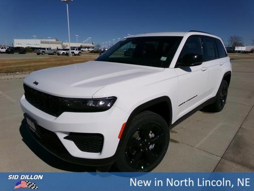 2025 Jeep Grand Cherokee Laredo