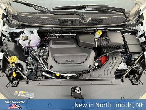 Bright White Clearcoat 2026 Chrysler Pacifica Limited