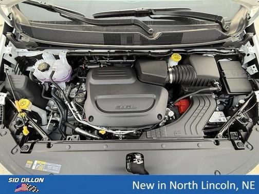 Bright White Clearcoat 2026 Chrysler Pacifica Limited
