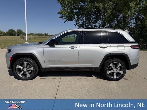 Silver Zynith 2026 Jeep Grand Cherokee Limited