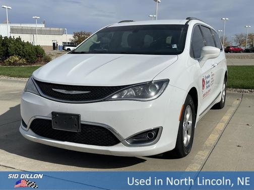 2017 Chrysler Pacifica Touring-L Plus