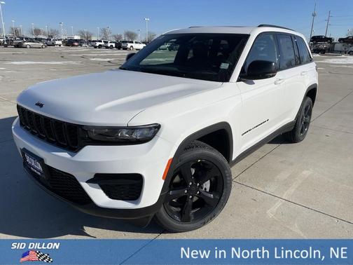 2025 Jeep Grand Cherokee Laredo