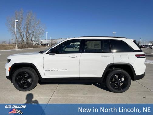 2025 Jeep Grand Cherokee Laredo