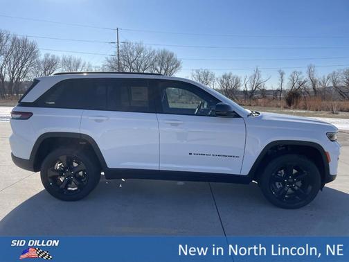 2025 Jeep Grand Cherokee Laredo