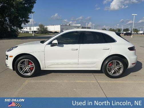 2015 Porsche Macan Turbo