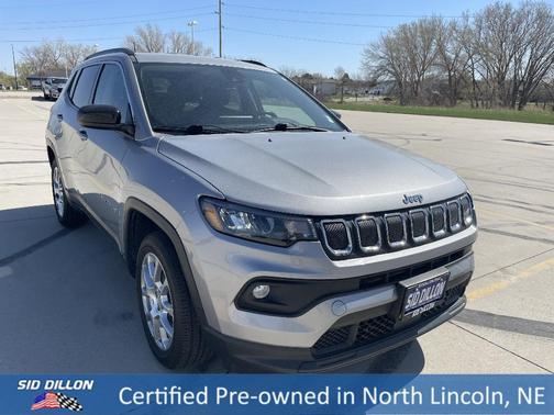 2022 Jeep Compass Latitude Lux