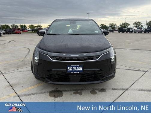 Diamond Black 2027 Chrysler Pacifica LIMITED