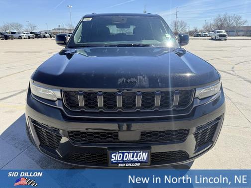 Diamond Black 2026 Jeep Grand Cherokee Laredo