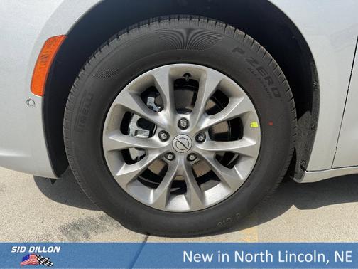 Silver Mist Clearcoat 2026 Chrysler Pacifica Limited