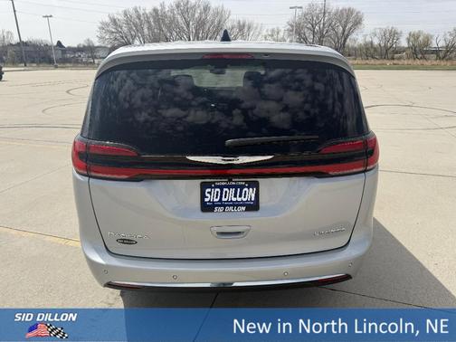 Silver Mist Clearcoat 2026 Chrysler Pacifica Limited