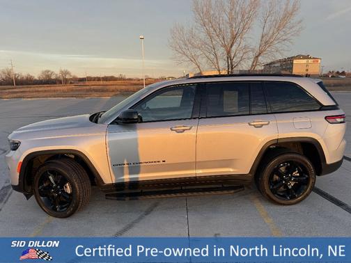 2024 Jeep Grand Cherokee Laredo