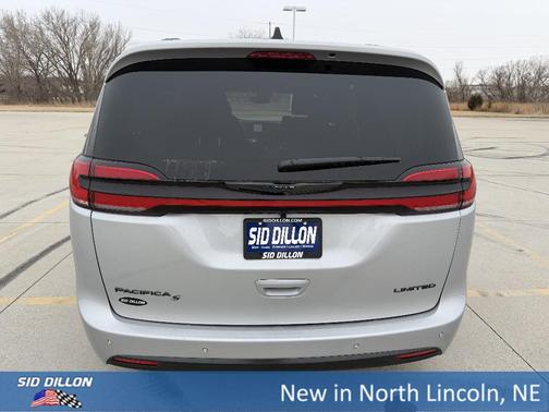 Silver Mist Clearcoat 2026 Chrysler Pacifica Limited