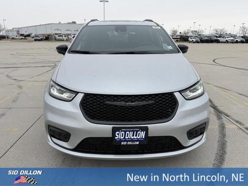 Silver Mist Clearcoat 2026 Chrysler Pacifica Limited
