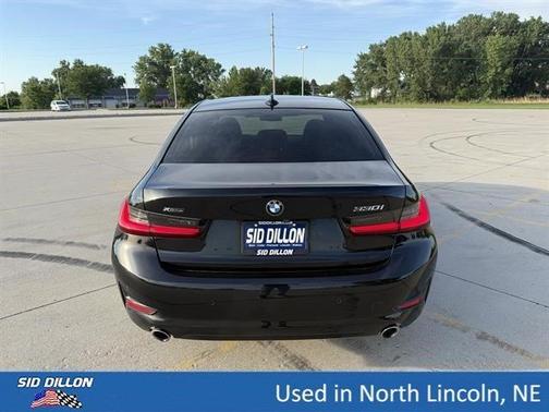 Black Sapphire Metallic 2021 BMW 330 i xDrive