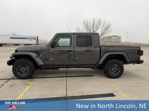 Granite Crystal Clearcoat Metallic 2026 Jeep Gladiator Sport