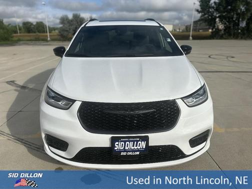 2025 Chrysler Pacifica Hybrid Select