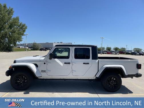 2021 Jeep Gladiator Sport