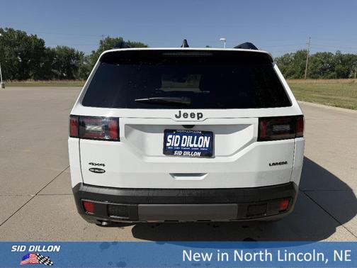 Bright White Clearcoat 2026 Jeep Cherokee LAREDO/LIMITED