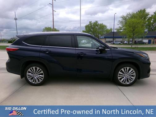 2023 Toyota Highlander Platinum