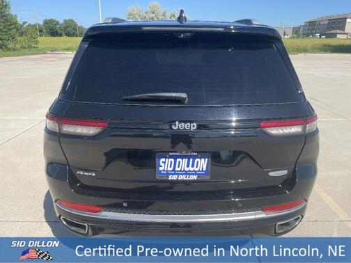 2022 Jeep Grand Cherokee Summit