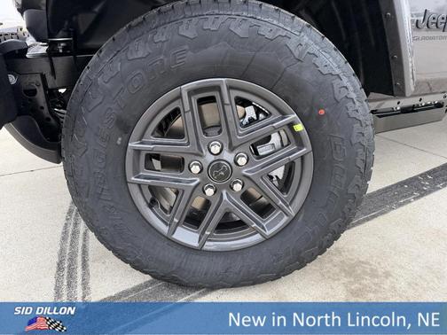 Granite Crystal Clearcoat Metallic 2026 Jeep Gladiator Sport