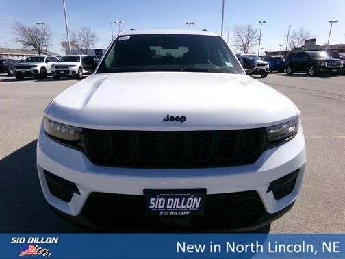 2025 Jeep Grand Cherokee Laredo