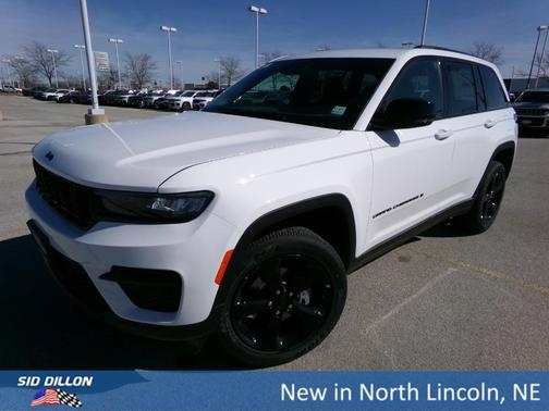 2025 Jeep Grand Cherokee Laredo