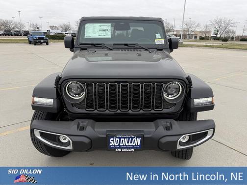 Black Clearcoat 2026 Jeep Gladiator Sport