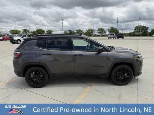 Granite Crystal Clearcoat Metallic 2022 Jeep Compass Altitude