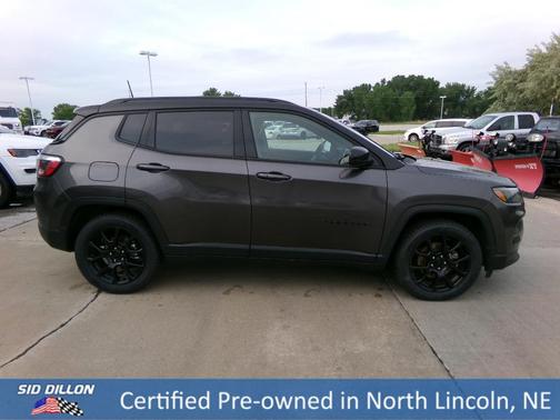 Granite Crystal Clearcoat Metallic 2022 Jeep Compass Altitude