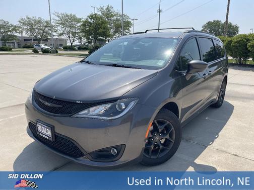 2019 Chrysler Pacifica Touring-L