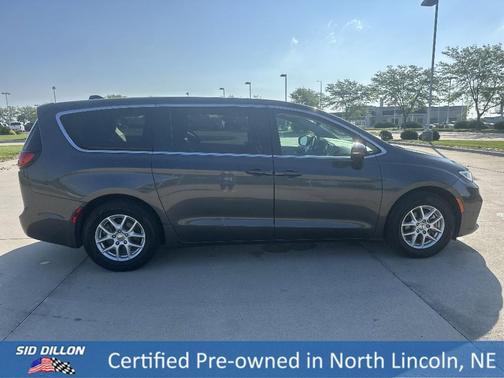 2023 Chrysler Pacifica Touring-L