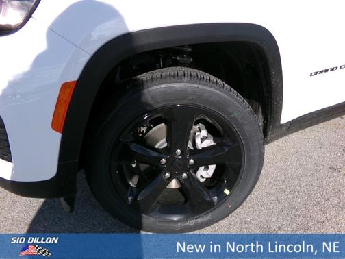 2025 Jeep Grand Cherokee Laredo