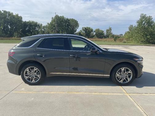 2025 Genesis GV70 2.5T