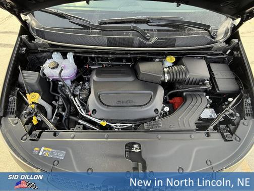 Diamond Black 2026 Chrysler Pacifica Select