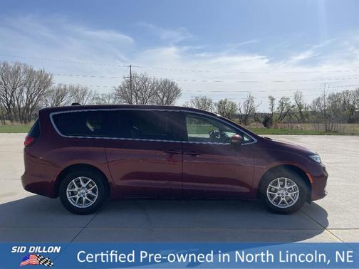 2023 Chrysler Pacifica Touring-L