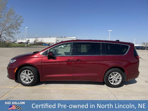 2023 Chrysler Pacifica Touring-L