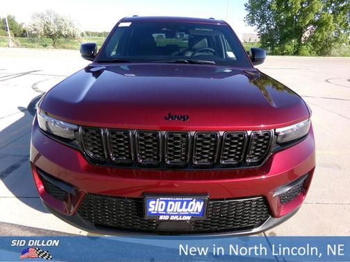 2025 Jeep Grand Cherokee Laredo