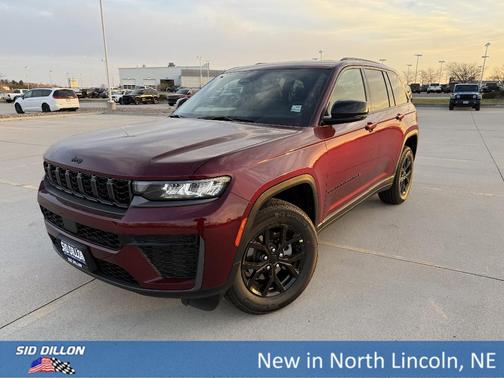 Velvet Red Pearlcoat 2026 Jeep Grand Cherokee Laredo
