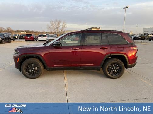 Velvet Red Pearlcoat 2026 Jeep Grand Cherokee Laredo