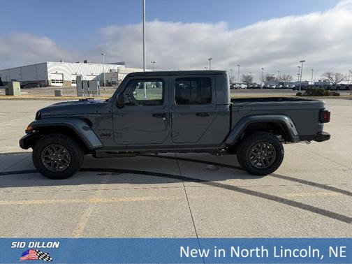 Anvil Clearcoat 2026 Jeep Gladiator Sport