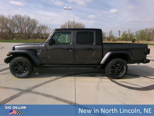 2025 Jeep Gladiator Sport
