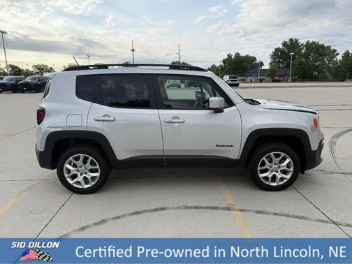 Glacier Metallic 2017 Jeep Renegade Latitude