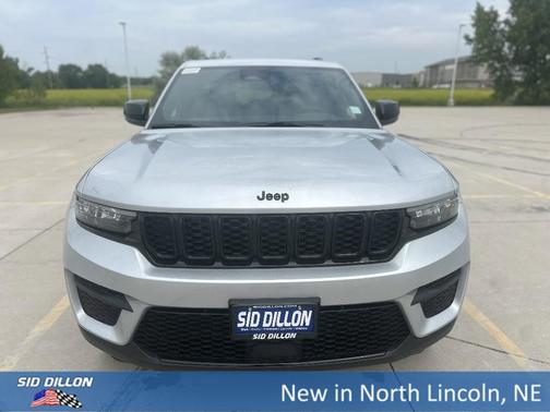 2025 Jeep Grand Cherokee Laredo