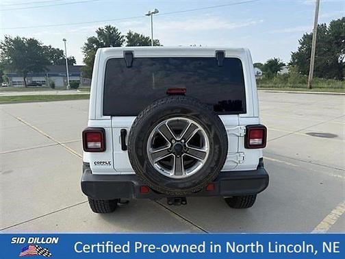 Bright White Clearcoat 2022 Jeep Wrangler Unlimited Sahara
