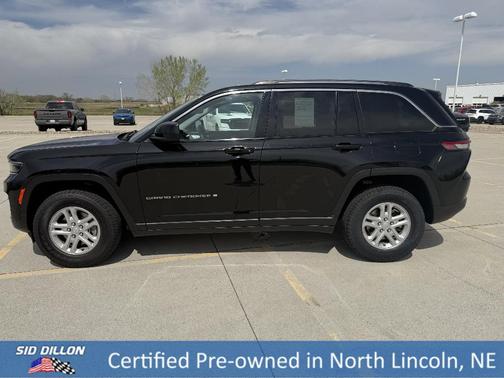 Diamond Black 2023 Jeep Grand Cherokee Laredo